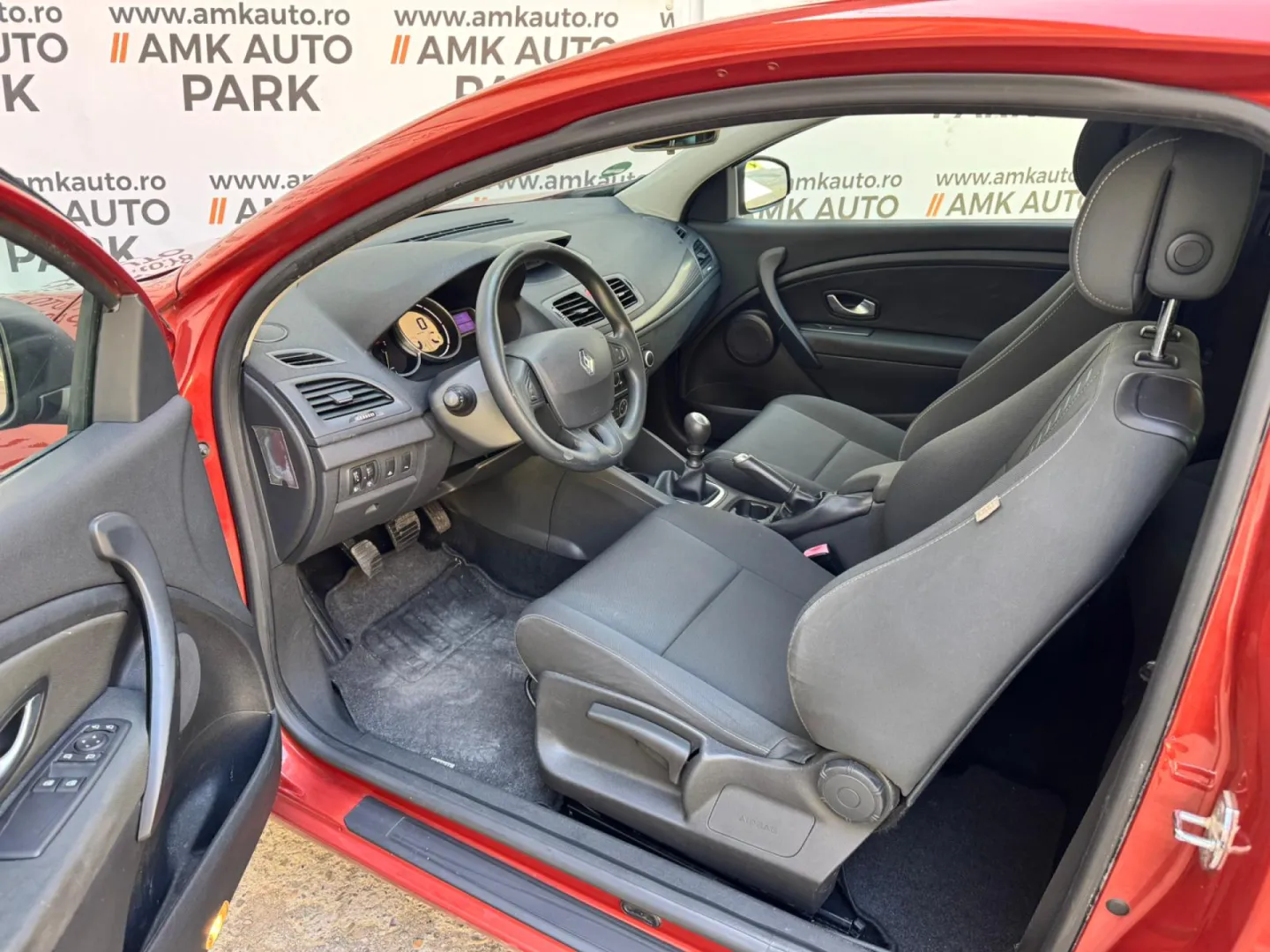 Cumpara/ Vinde online Renault  Megane 2009 SH, la cel mai bun pret pentru tine!
