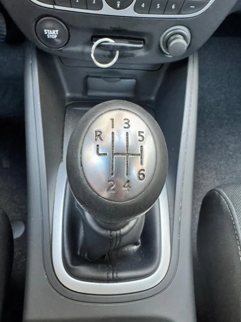 Cumpara/ Vinde online Renault  Megane 2009 SH, la cel mai bun pret pentru tine!