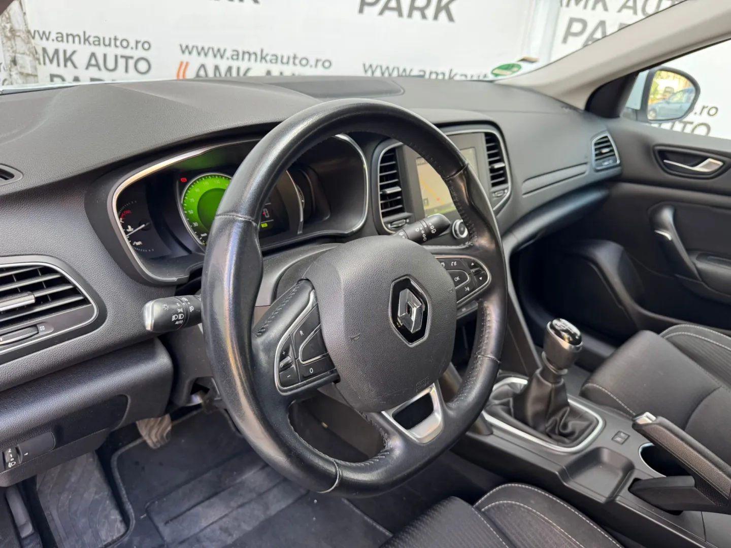 Cumpara/ Vinde online Renault  Megane 2017 SH, la cel mai bun pret pentru tine!