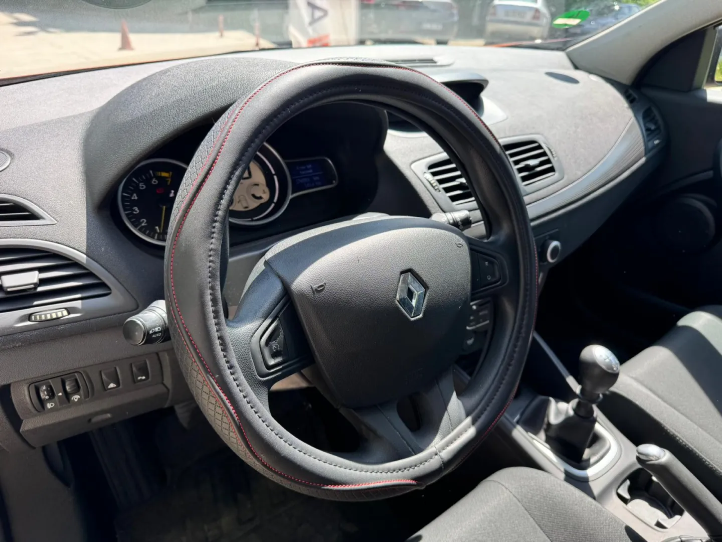 Cumpara/ Vinde online Renault  Megane 2009 SH, la cel mai bun pret pentru tine!
