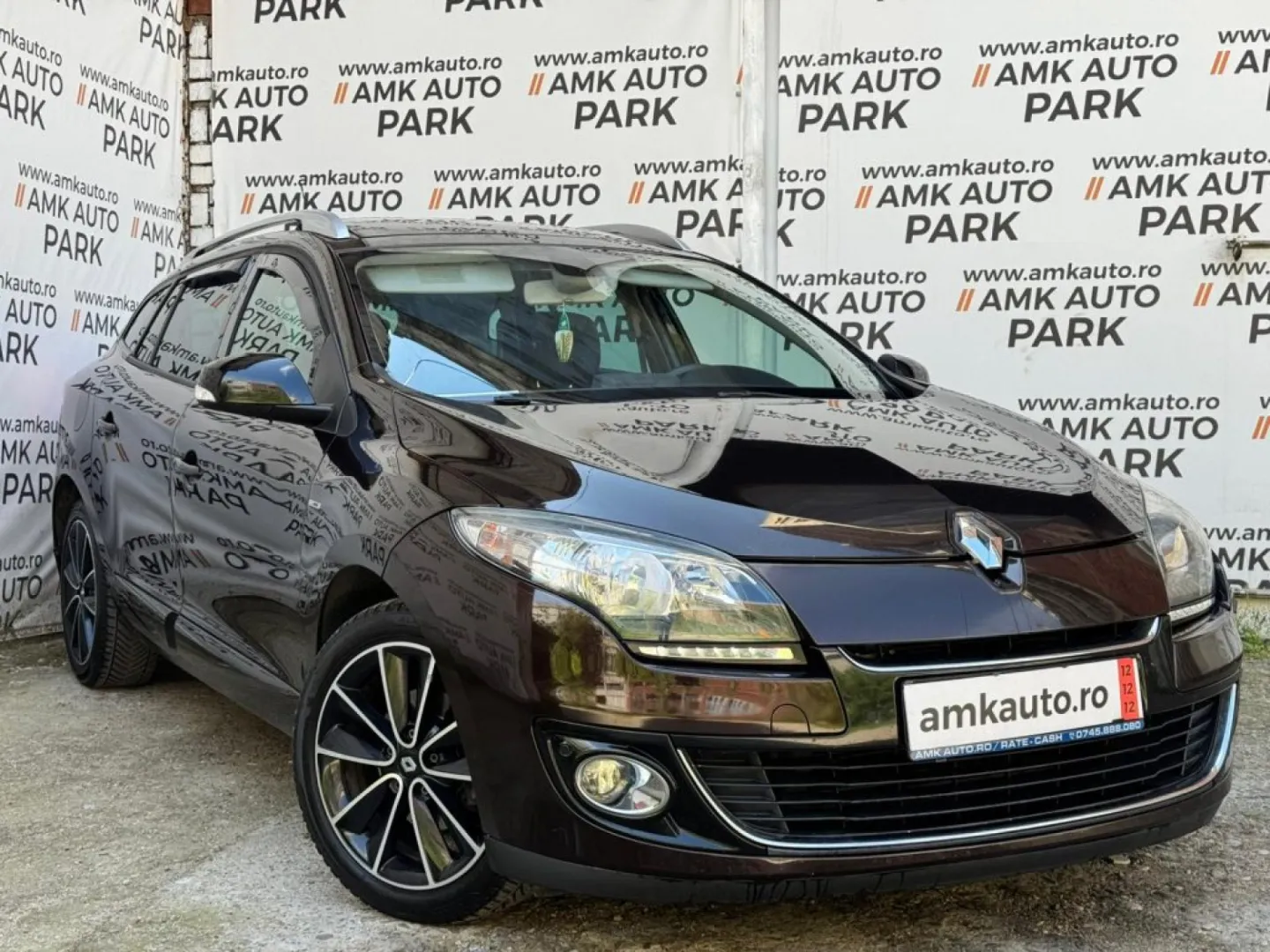 Cumpara/ Vinde online Renault  Megane 2012 SH, la cel mai bun pret pentru tine!