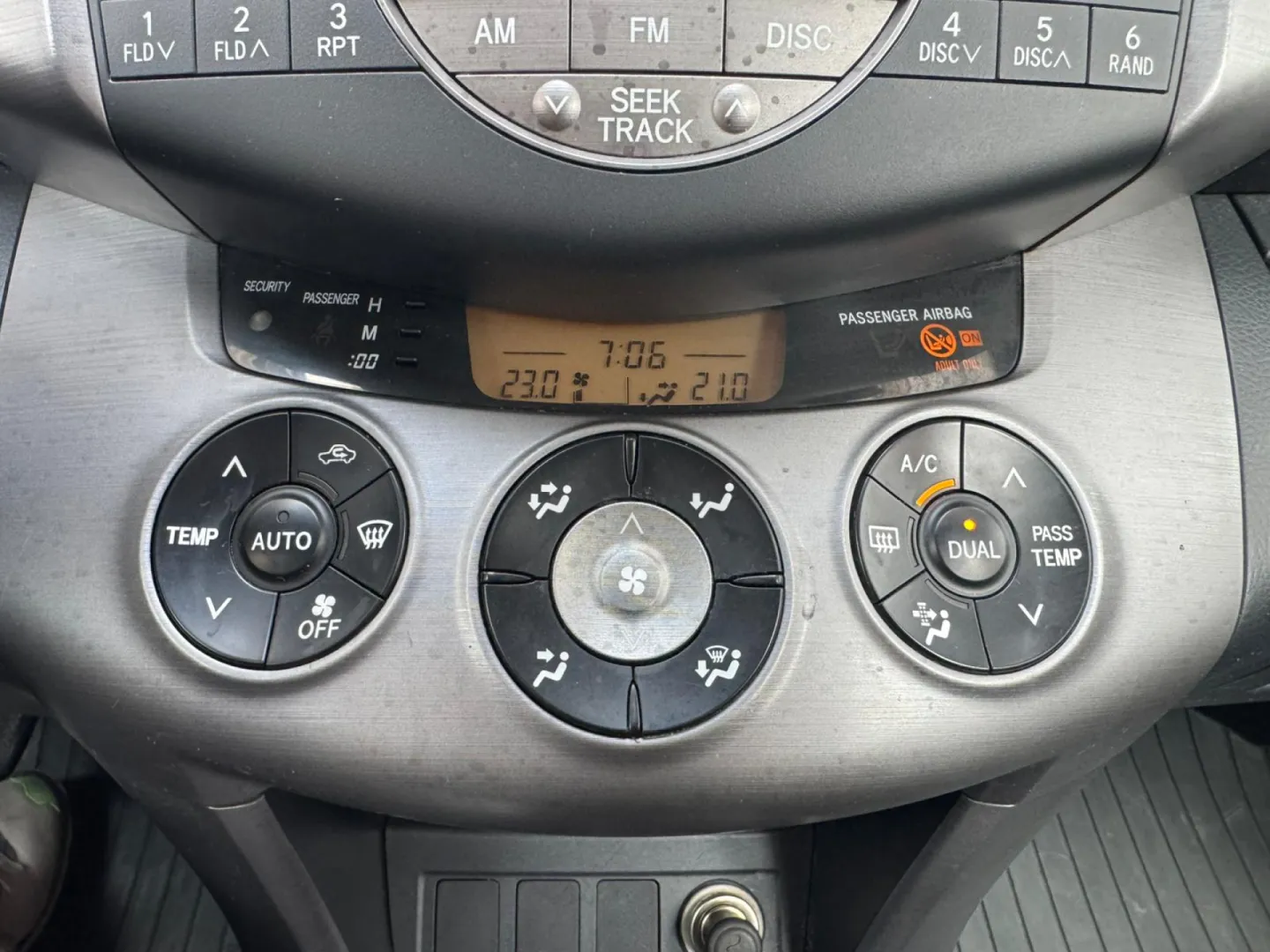 Cumpara/ Vinde online Toyota RAV 4 2007 SH, la cel mai bun pret pentru tine!