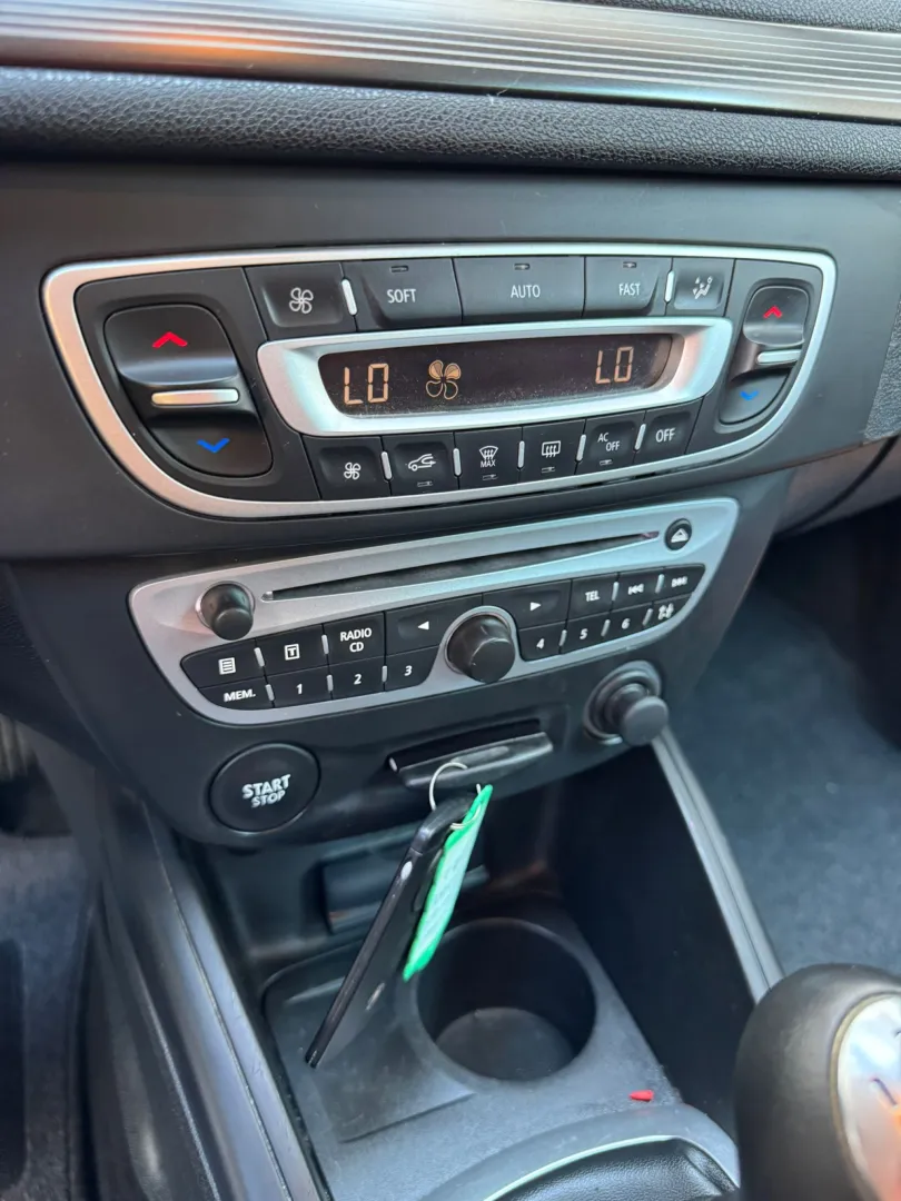Cumpara/ Vinde online Renault  Megane 2010 SH, la cel mai bun pret pentru tine!