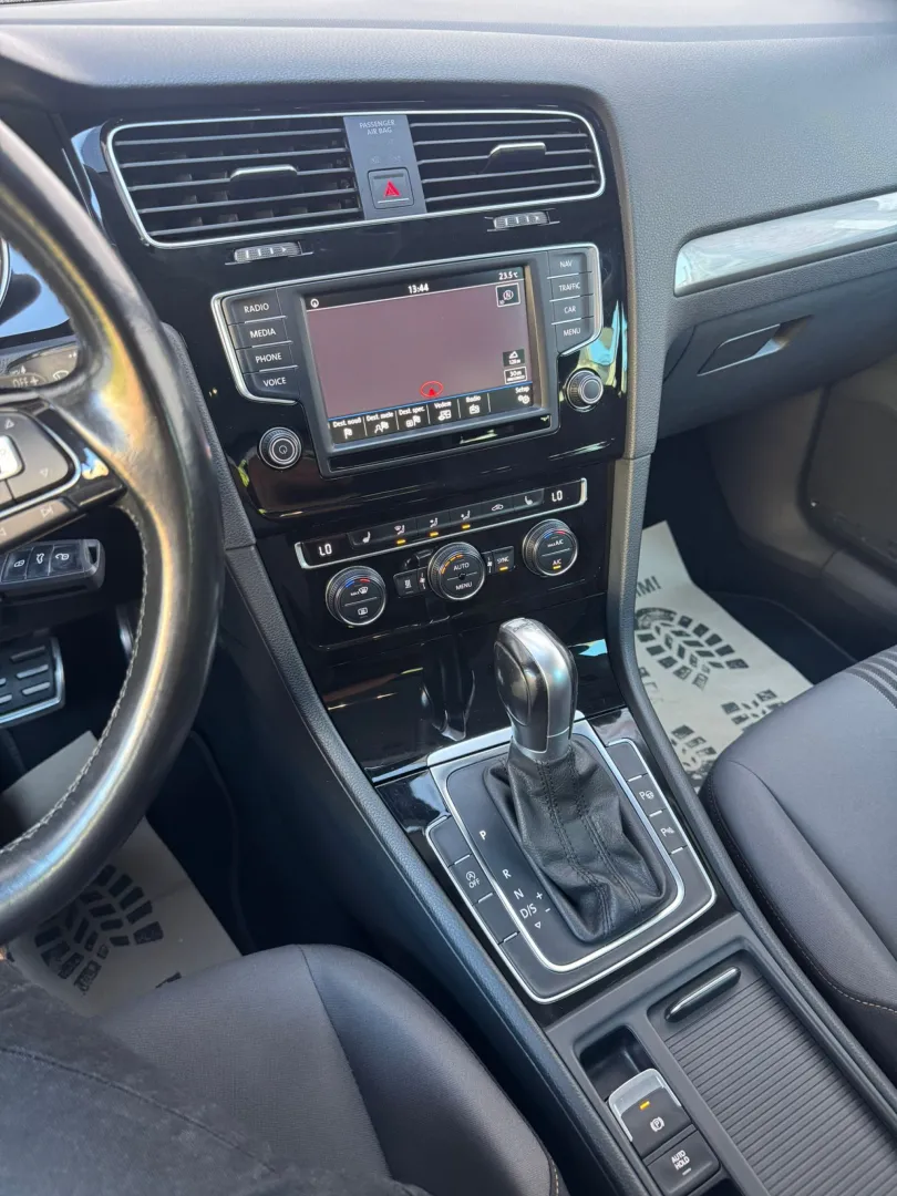 Cumpara/ Vinde online Volkswagen Golf 2016 SH, la cel mai bun pret pentru tine!
