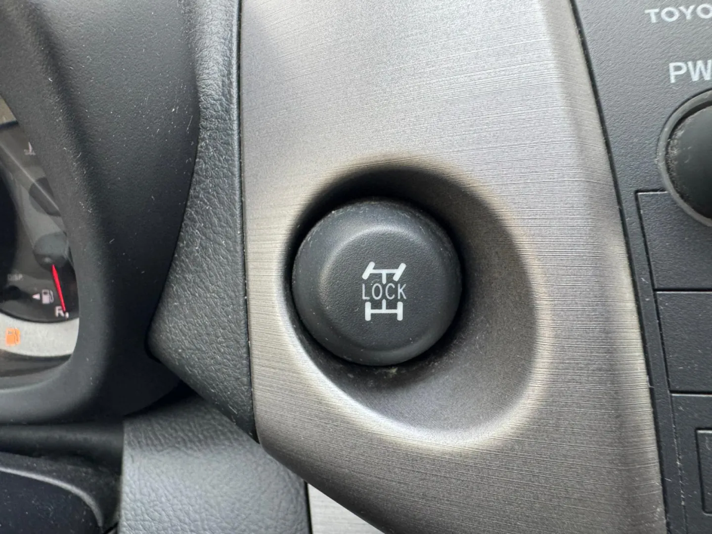 Cumpara/ Vinde online Toyota RAV 4 2007 SH, la cel mai bun pret pentru tine!