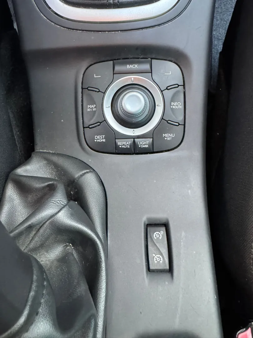Cumpara/ Vinde online Renault  Megane 2010 SH, la cel mai bun pret pentru tine!