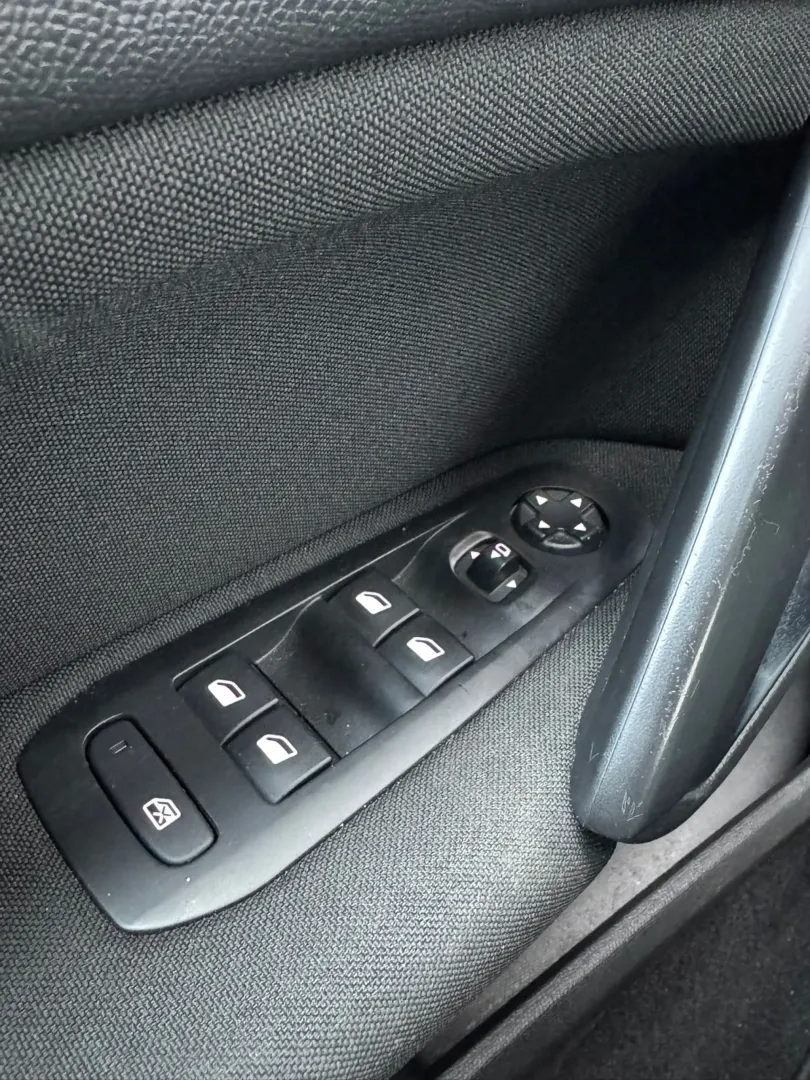 Cumpara/ Vinde online Peugeot 308 2016 SH, la cel mai bun pret pentru tine!