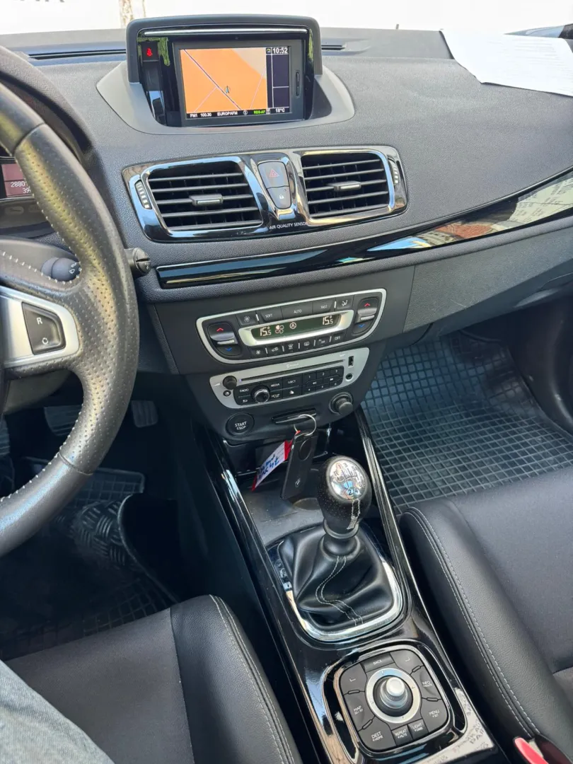 Cumpara/ Vinde online Renault  Megane 2012 SH, la cel mai bun pret pentru tine!