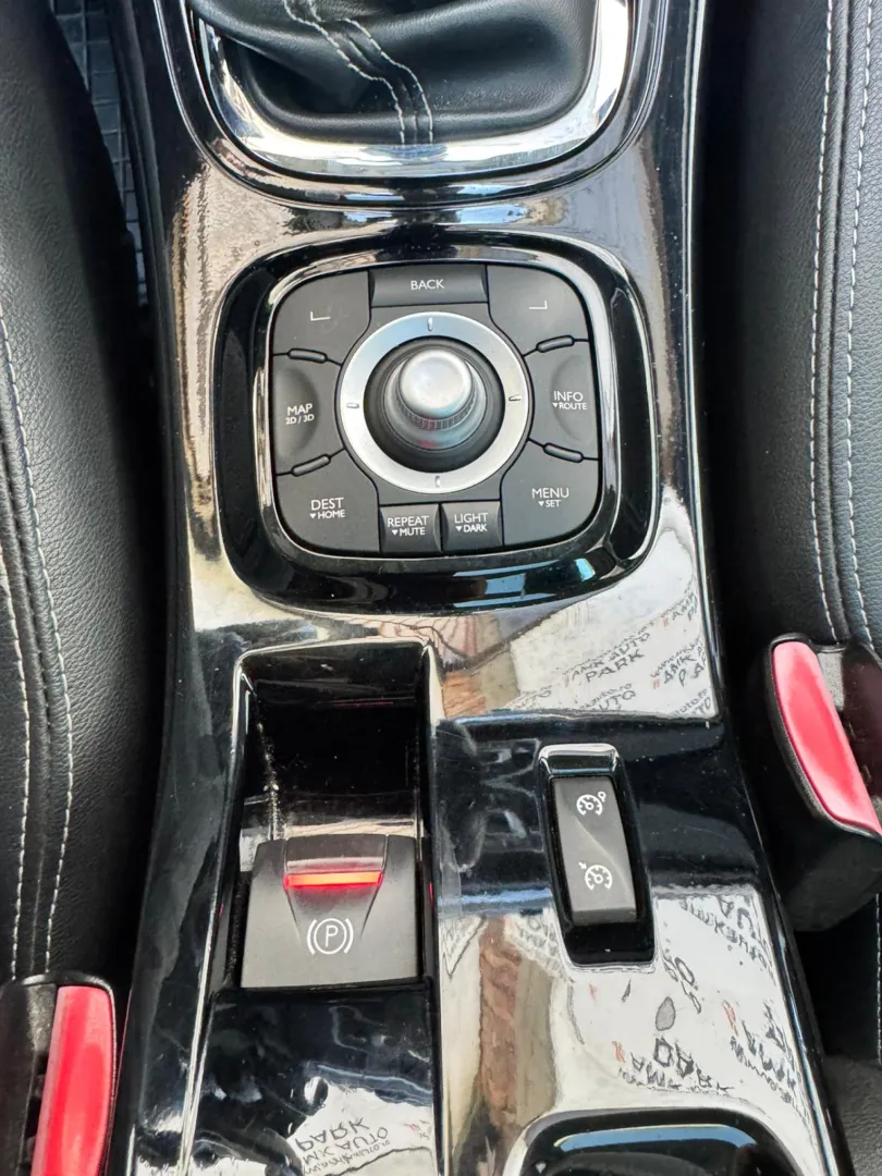 Cumpara/ Vinde online Renault  Megane 2012 SH, la cel mai bun pret pentru tine!