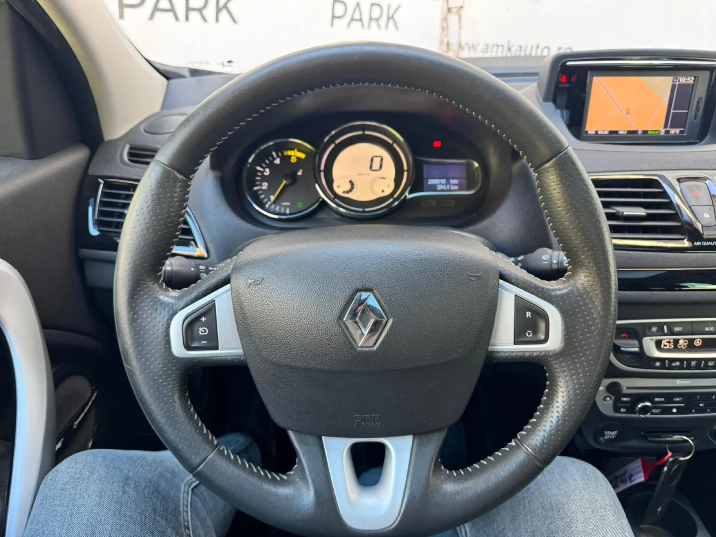 Cumpara/ Vinde online Renault  Megane 2012 SH, la cel mai bun pret pentru tine!