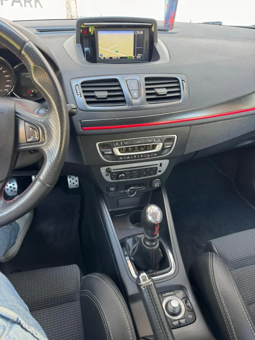 Cumpara/ Vinde online Renault  Megane 2013 SH, la cel mai bun pret pentru tine!