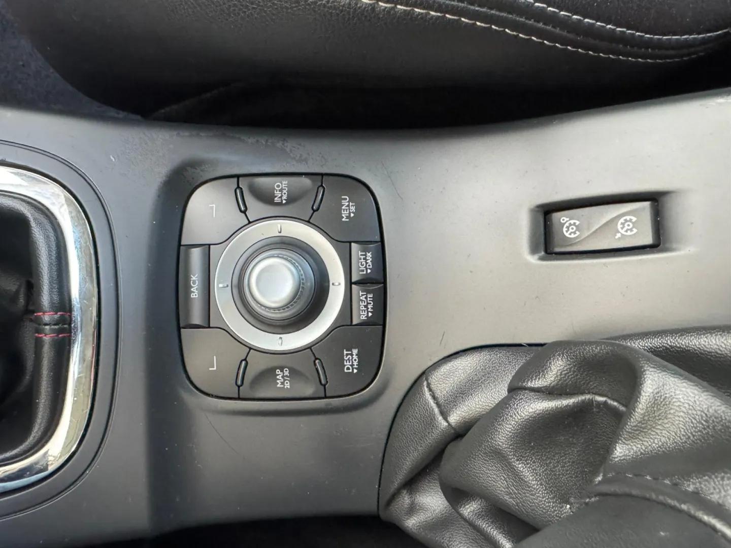Cumpara/ Vinde online Renault  Megane 2013 SH, la cel mai bun pret pentru tine!