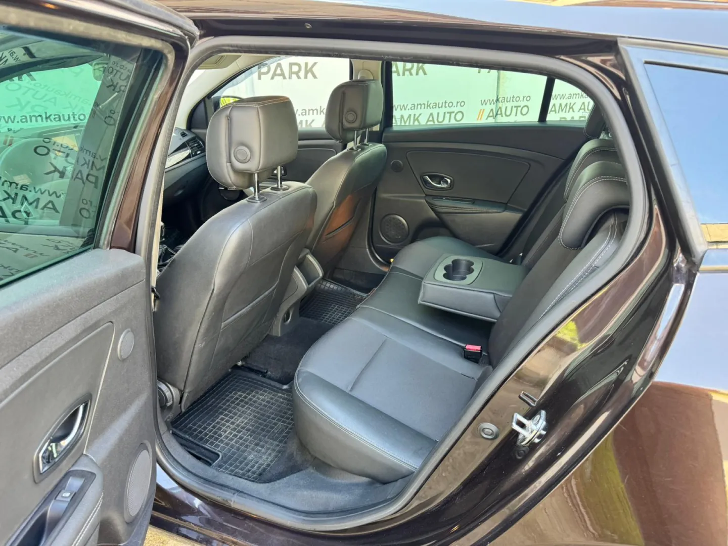 Cumpara/ Vinde online Renault  Megane 2012 SH, la cel mai bun pret pentru tine!
