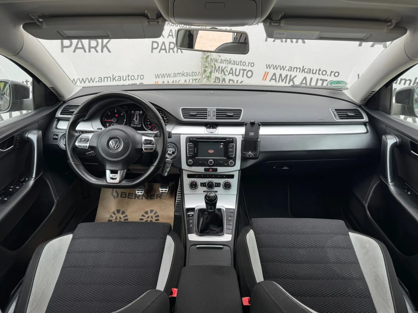 Cumpara/ Vinde online Volkswagen Passat 2013 SH, la cel mai bun pret pentru tine!