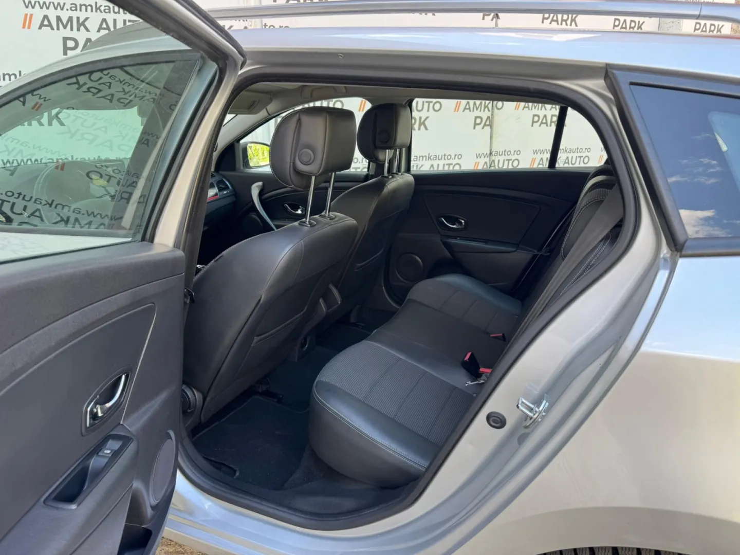 Cumpara/ Vinde online Renault  Megane 2013 SH, la cel mai bun pret pentru tine!