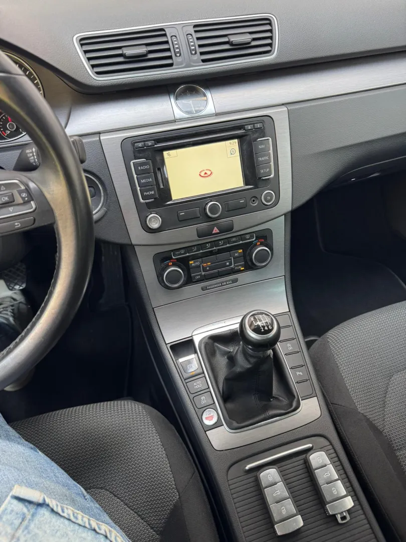 Cumpara/ Vinde online Volkswagen Passat 2011 SH, la cel mai bun pret pentru tine!