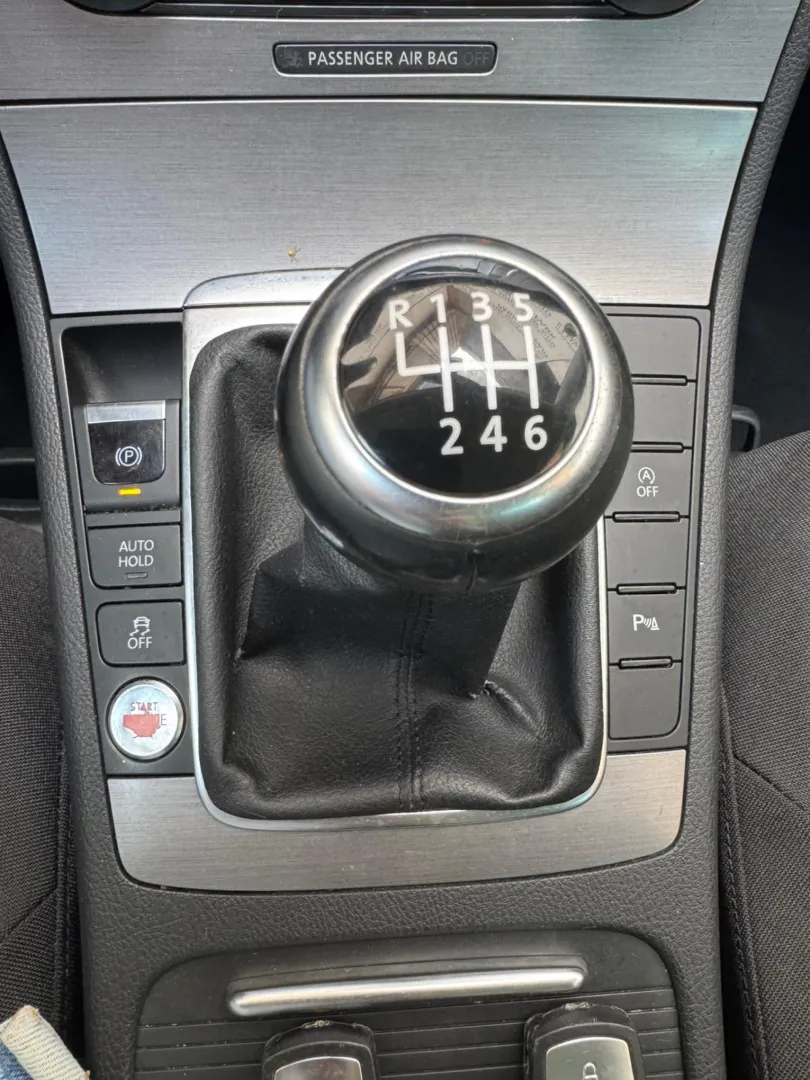 Cumpara/ Vinde online Volkswagen Passat 2011 SH, la cel mai bun pret pentru tine!