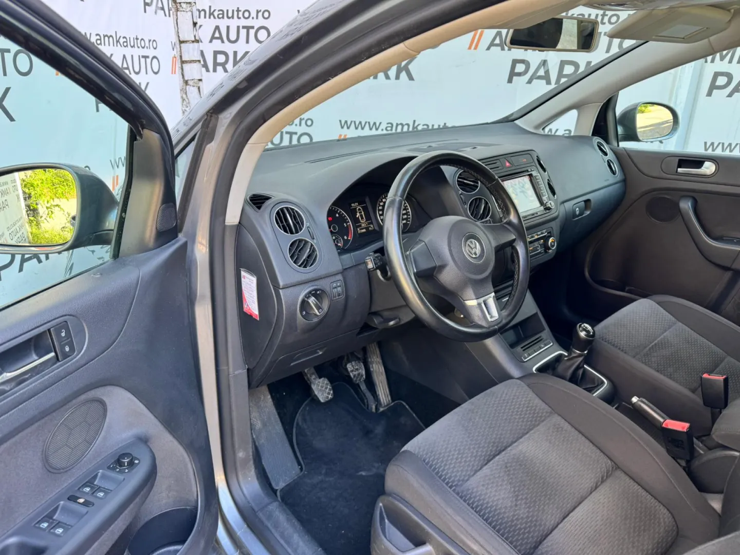 Cumpara/ Vinde online Volkswagen Golf Plus 2014 SH, la cel mai bun pret pentru tine!