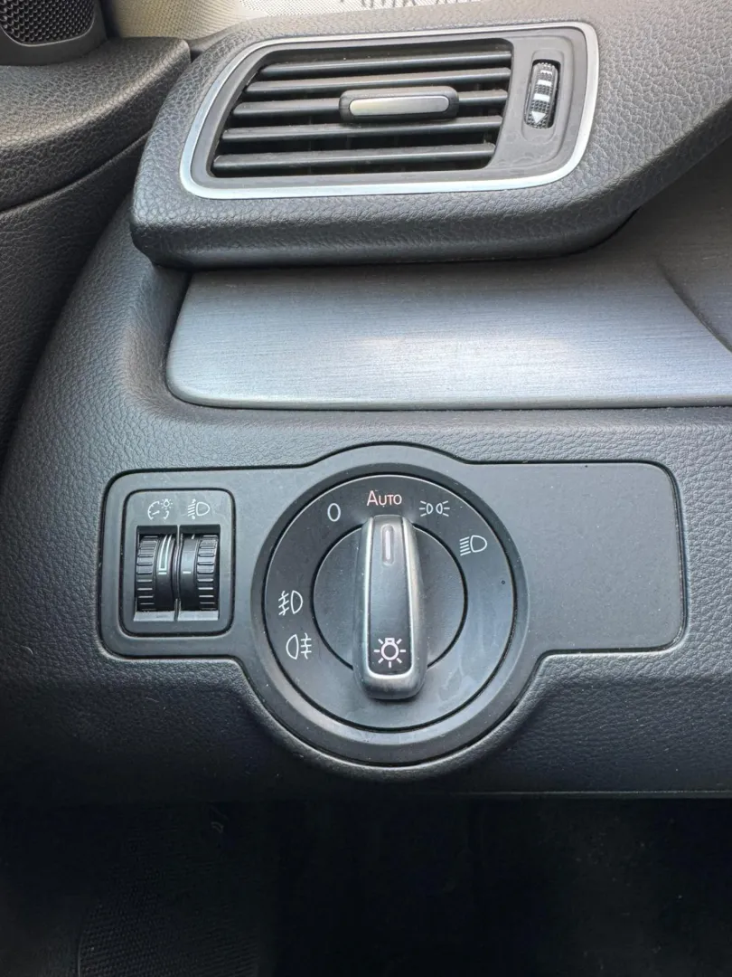 Cumpara/ Vinde online Volkswagen Passat 2011 SH, la cel mai bun pret pentru tine!