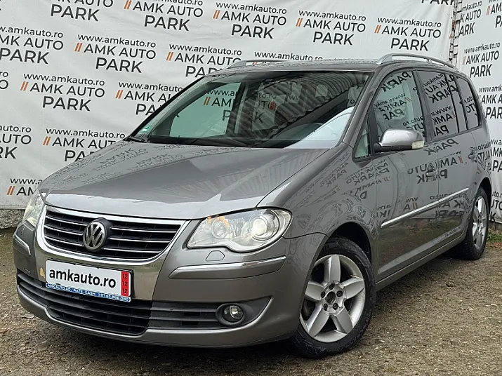 Cumpără / Vinde Volkswagen Touran 2008 SH, la cel mai bun pret pentru tine!