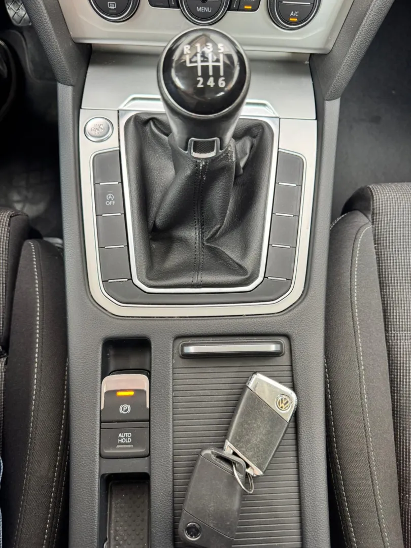 Cumpara/ Vinde online Volkswagen Passat 2015 SH, la cel mai bun pret pentru tine!