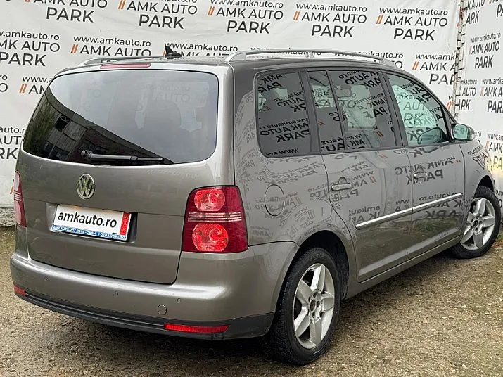 Cumpără / Vinde Volkswagen Touran 2008 SH, la cel mai bun pret pentru tine!