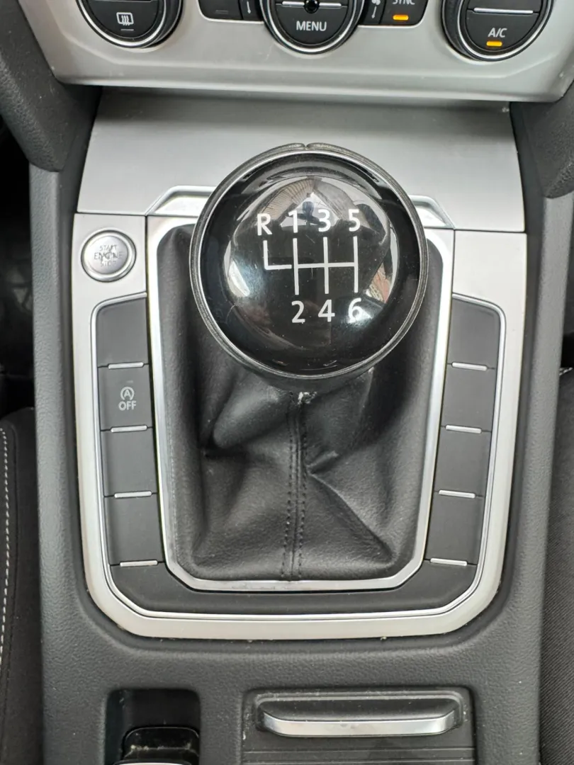Cumpara/ Vinde online Volkswagen Passat 2015 SH, la cel mai bun pret pentru tine!