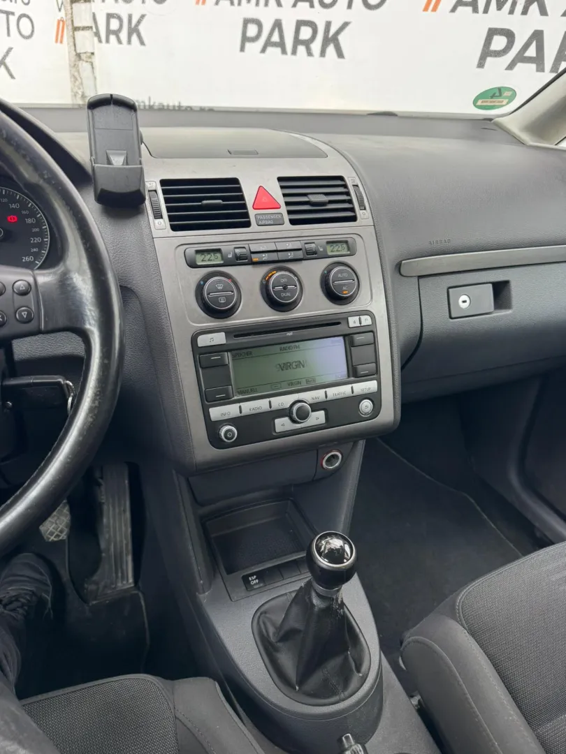 Cumpara/ Vinde online Volkswagen Touran 2008 SH, la cel mai bun pret pentru tine!