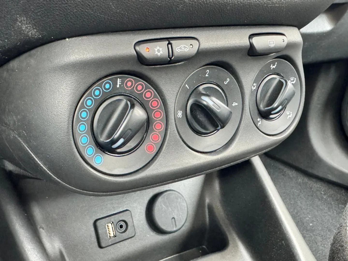 Cumpara/ Vinde online Opel Corsa 2016 SH, la cel mai bun pret pentru tine!