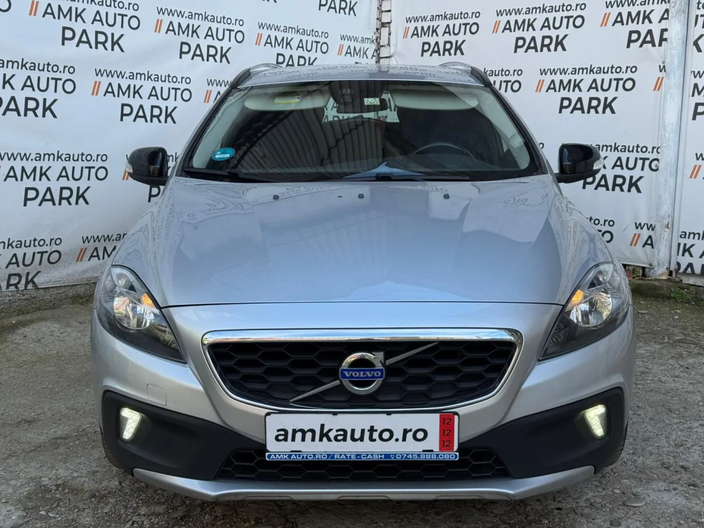 Cumpara/ Vinde online Volvo V40 2014 SH, la cel mai bun pret pentru tine!