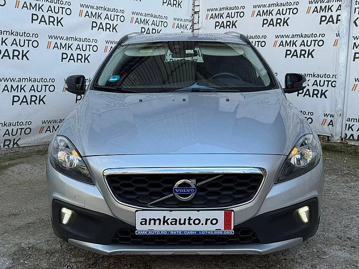 Cumpără / Vinde Volvo V40 2014 SH, la cel mai bun pret pentru tine!