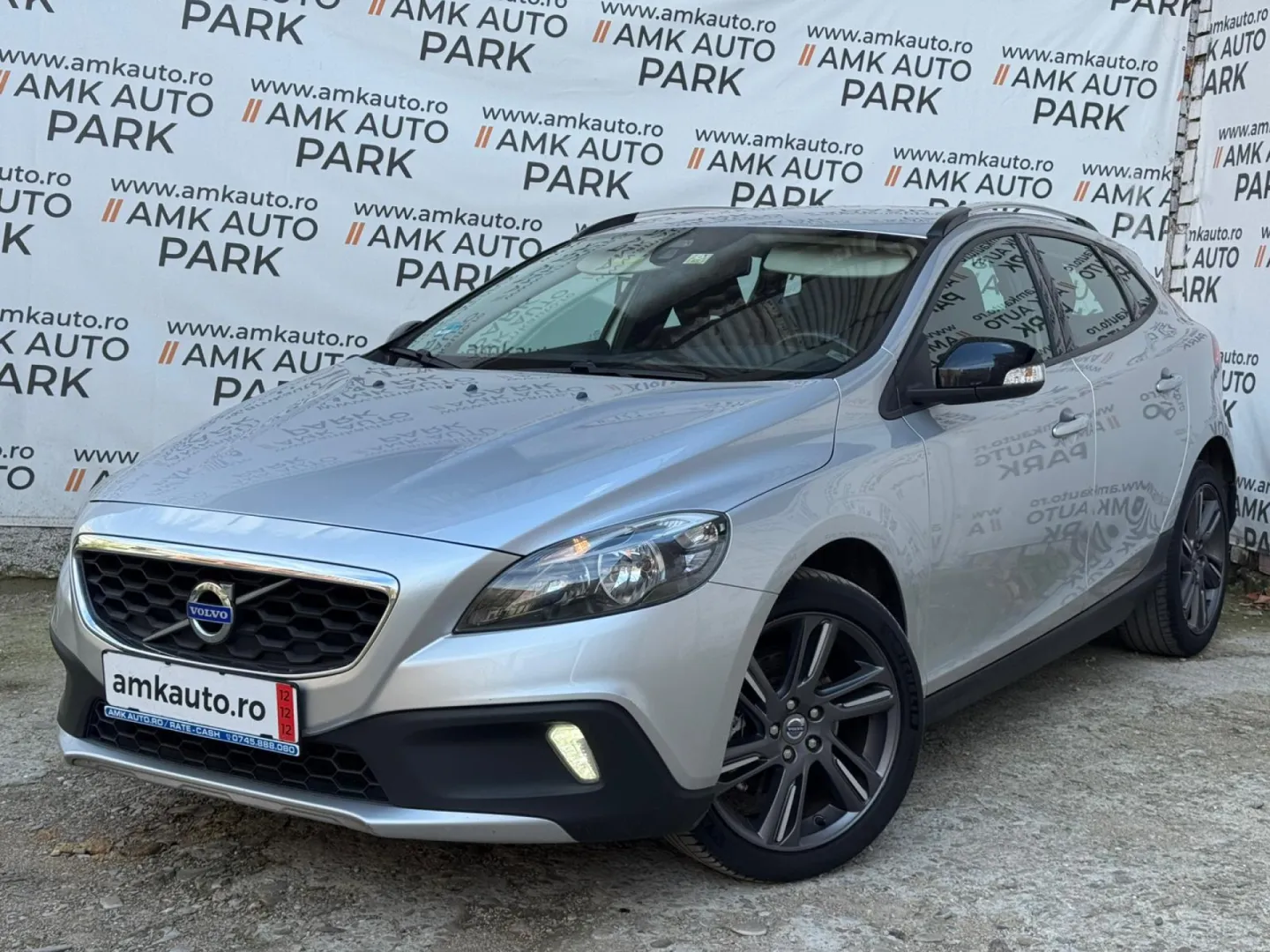Cumpara/ Vinde online Volvo V40 2014 SH, la cel mai bun pret pentru tine!
