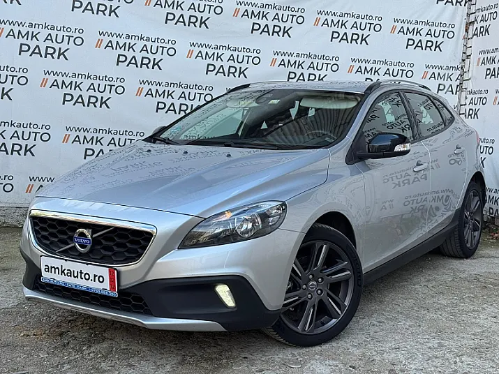 Cumpără / Vinde Volvo V40 2014 SH, la cel mai bun pret pentru tine!