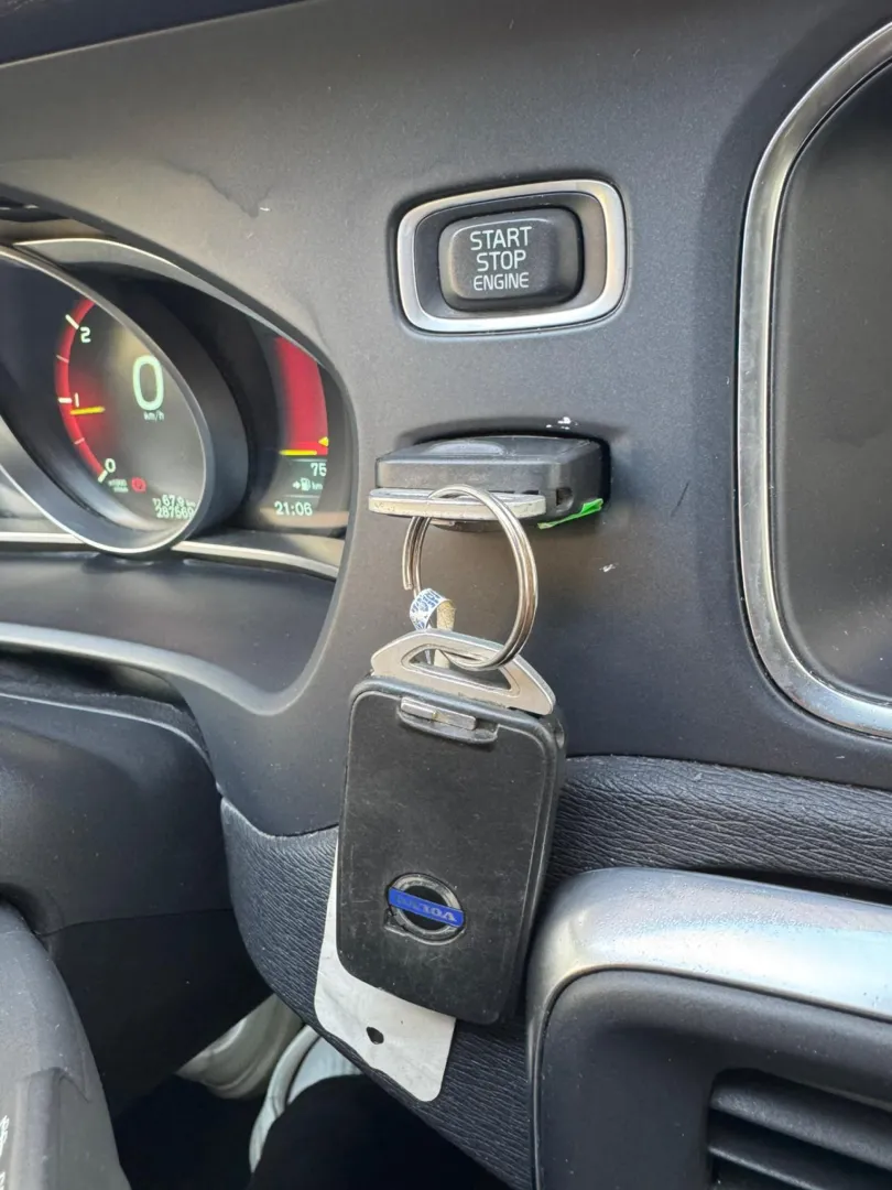 Cumpara/ Vinde online Volvo V40 2014 SH, la cel mai bun pret pentru tine!