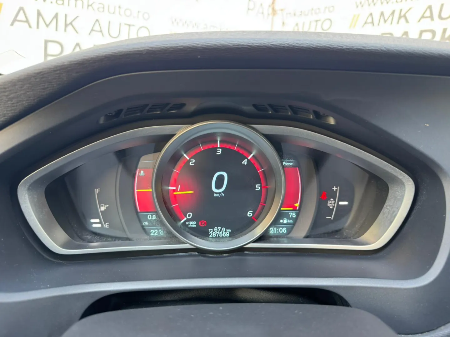 Cumpara/ Vinde online Volvo V40 2014 SH, la cel mai bun pret pentru tine!