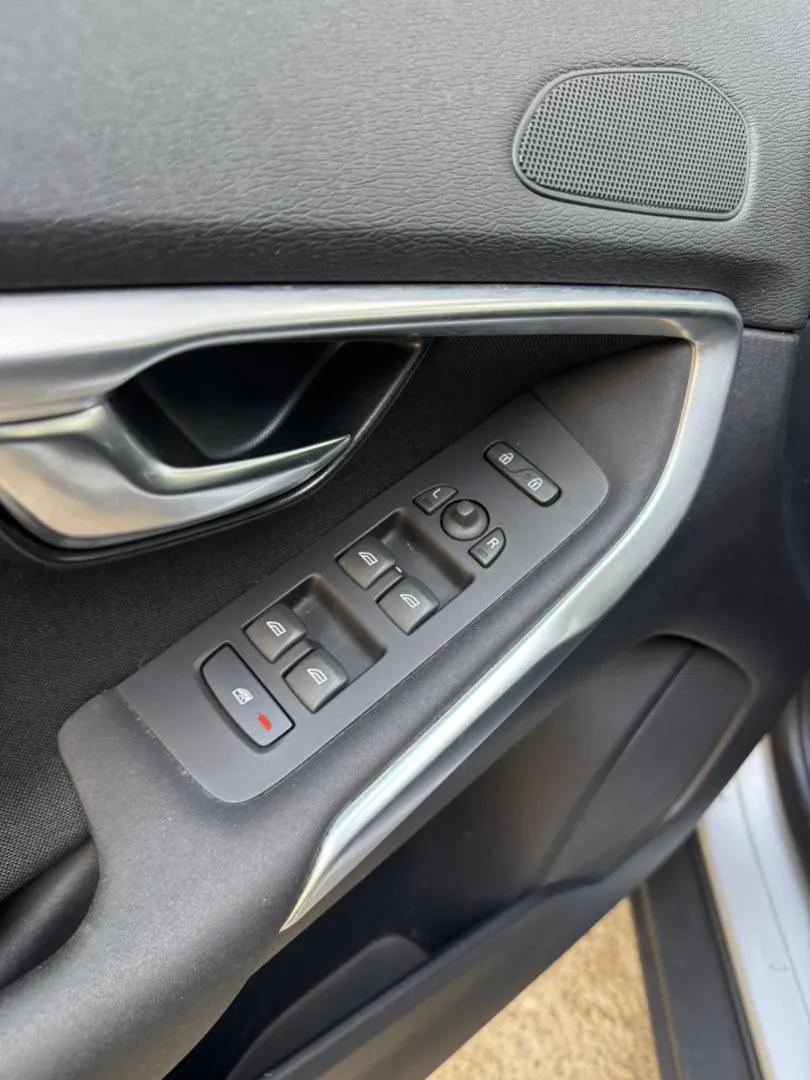 Cumpara/ Vinde online Volvo V40 2014 SH, la cel mai bun pret pentru tine!