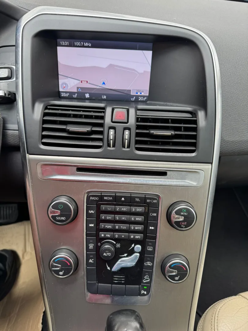 Cumpara/ Vinde online Volvo XC60 2012 SH, la cel mai bun pret pentru tine!