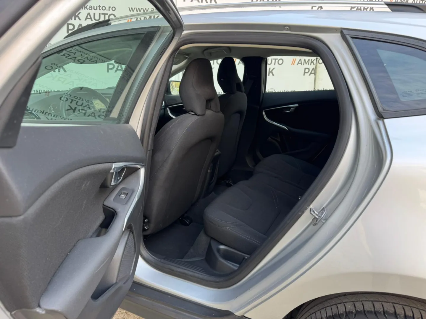 Cumpara/ Vinde online Volvo V40 2014 SH, la cel mai bun pret pentru tine!