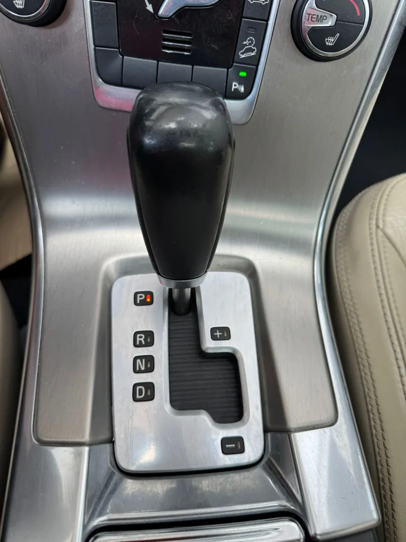 Cumpara/ Vinde online Volvo XC60 2012 SH, la cel mai bun pret pentru tine!