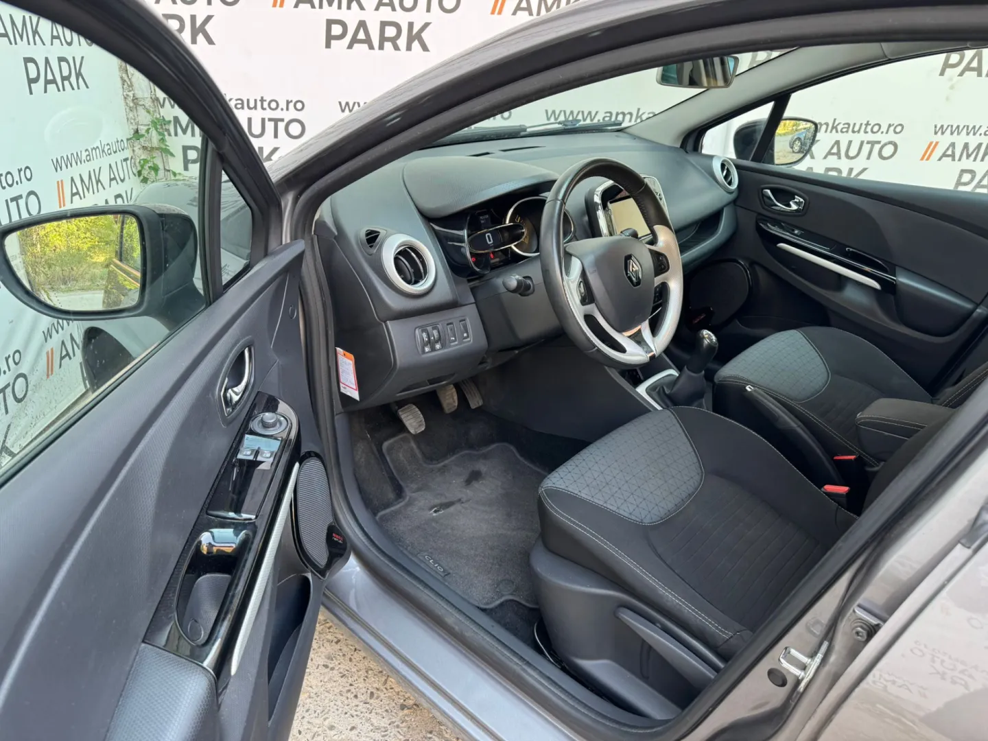 Cumpara/ Vinde online Renault  Clio 2014 SH, la cel mai bun pret pentru tine!