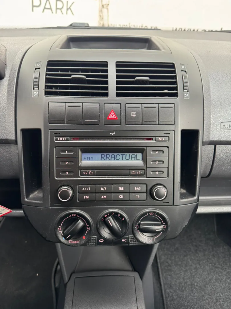 Cumpara/ Vinde online Volkswagen Polo 2006 SH, la cel mai bun pret pentru tine!