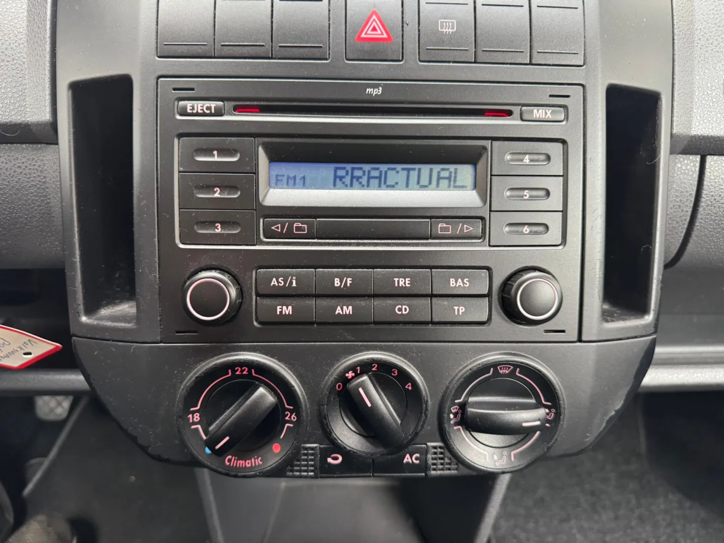 Cumpara/ Vinde online Volkswagen Polo 2006 SH, la cel mai bun pret pentru tine!