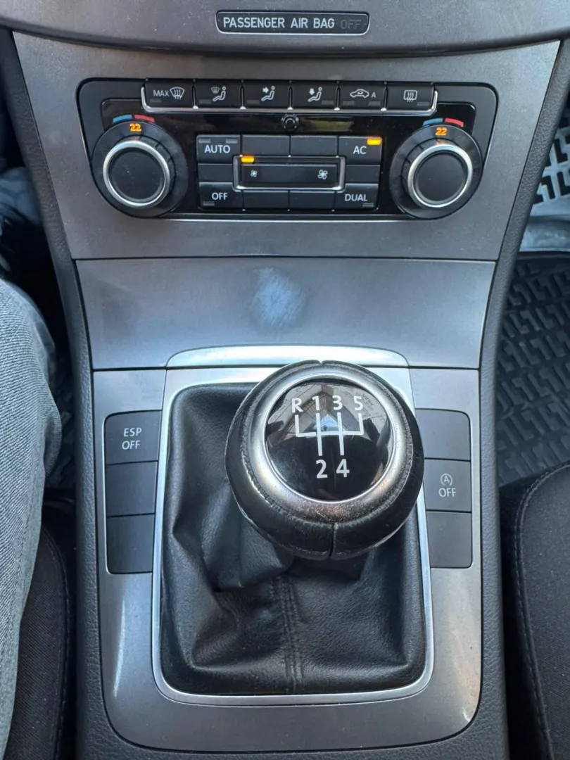 Cumpara/ Vinde online Volkswagen Passat 2010 SH, la cel mai bun pret pentru tine!