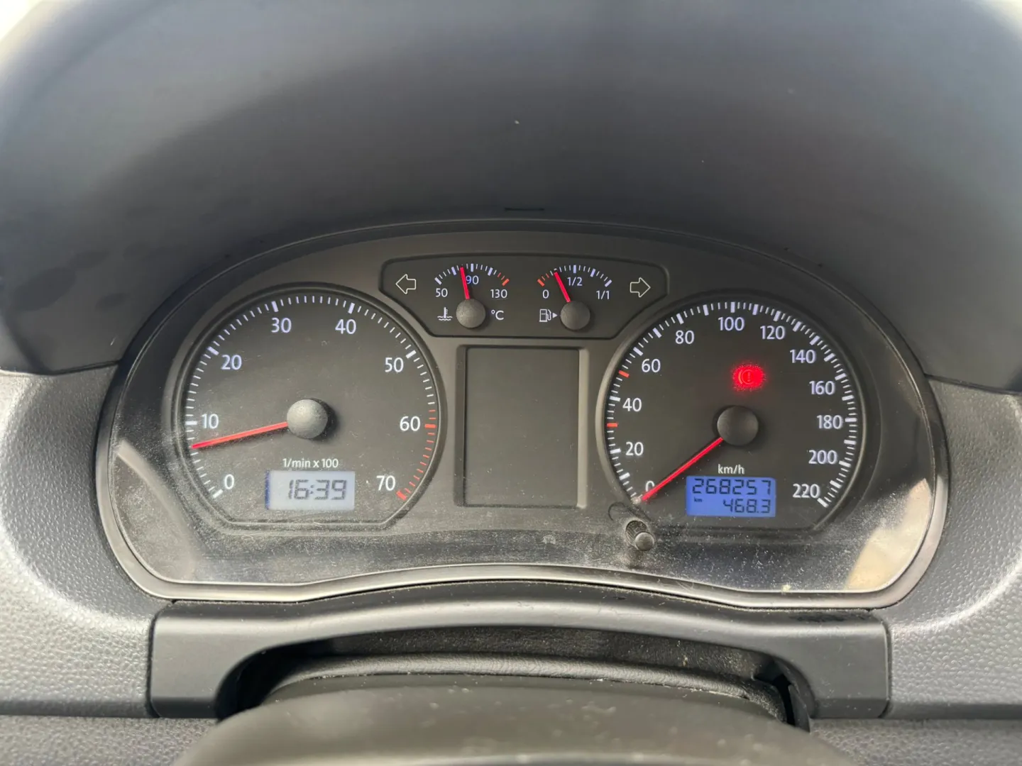 Cumpara/ Vinde online Volkswagen Polo 2006 SH, la cel mai bun pret pentru tine!