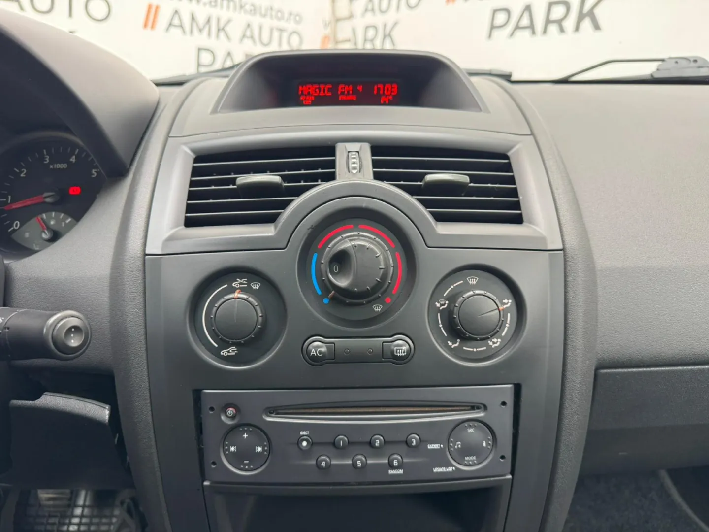 Cumpara/ Vinde online Renault  Megane 2005 SH, la cel mai bun pret pentru tine!
