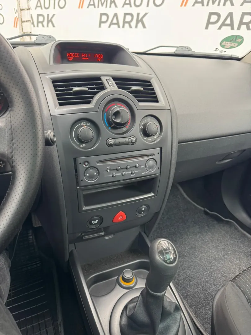 Cumpara/ Vinde online Renault  Megane 2005 SH, la cel mai bun pret pentru tine!