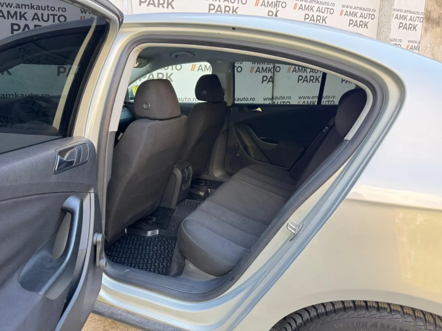 Cumpara/ Vinde online Volkswagen Passat 2010 SH, la cel mai bun pret pentru tine!