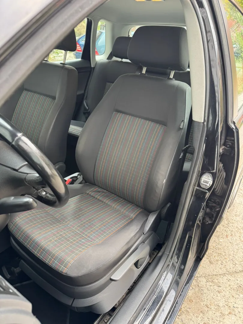 Cumpara/ Vinde online Volkswagen Polo 2006 SH, la cel mai bun pret pentru tine!