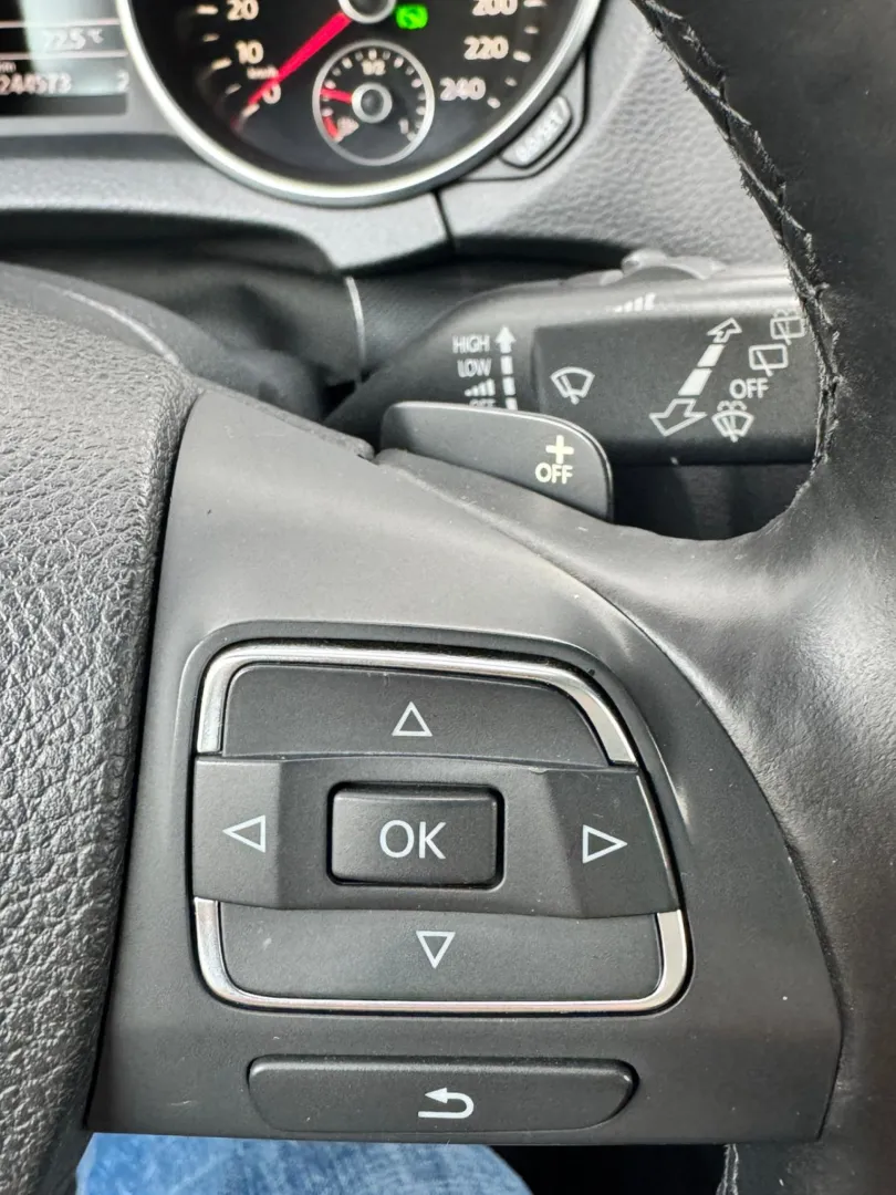 Cumpara/ Vinde online Volkswagen Golf 2010 SH, la cel mai bun pret pentru tine!