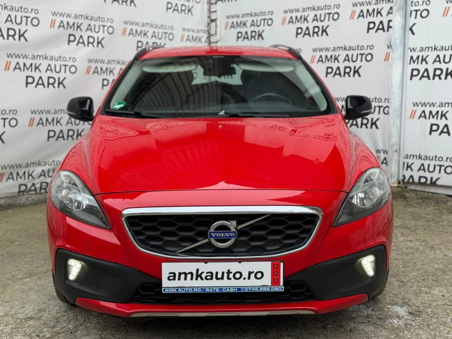 Cumpara/ Vinde online Volvo V40 2013 SH, la cel mai bun pret pentru tine!